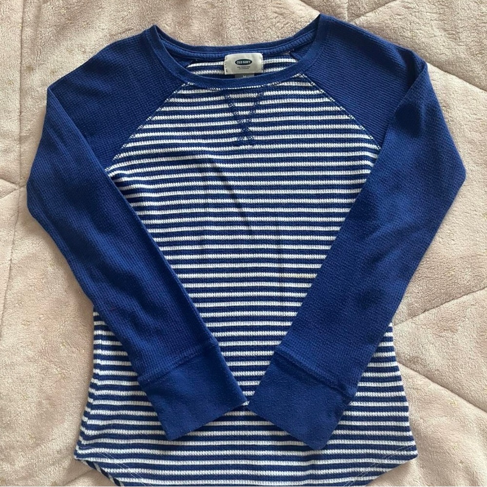 Old Navy Blue & White striped Long Sleeve tee Kids (M/8)